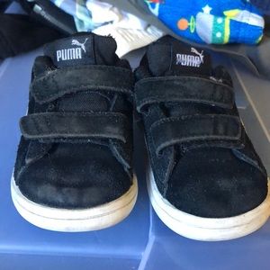 Suede Puma Velcro sneakers